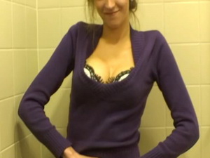 Public restroom fuck with sexy chick